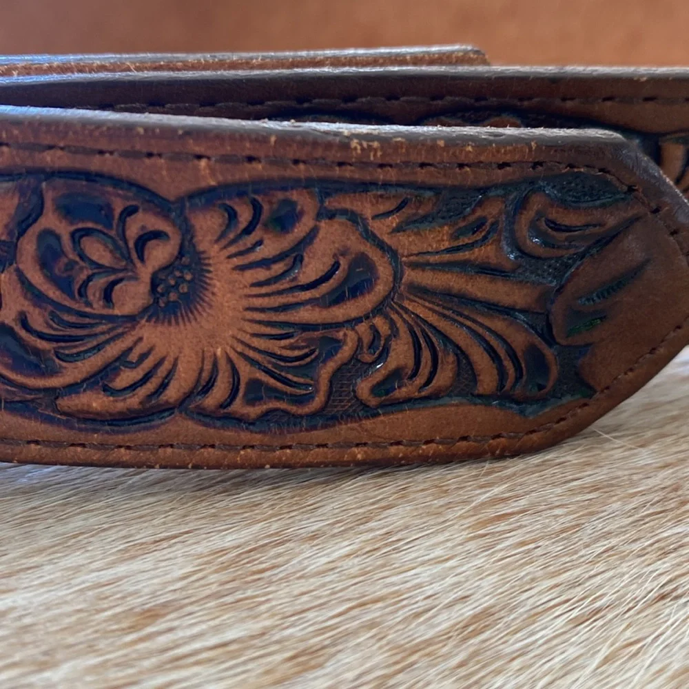 Nocona Boys Western Horse Buckle Embossed Leather Belt. Made in Texas. Size 26